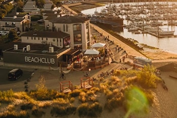 Beachclub am Yachthafen