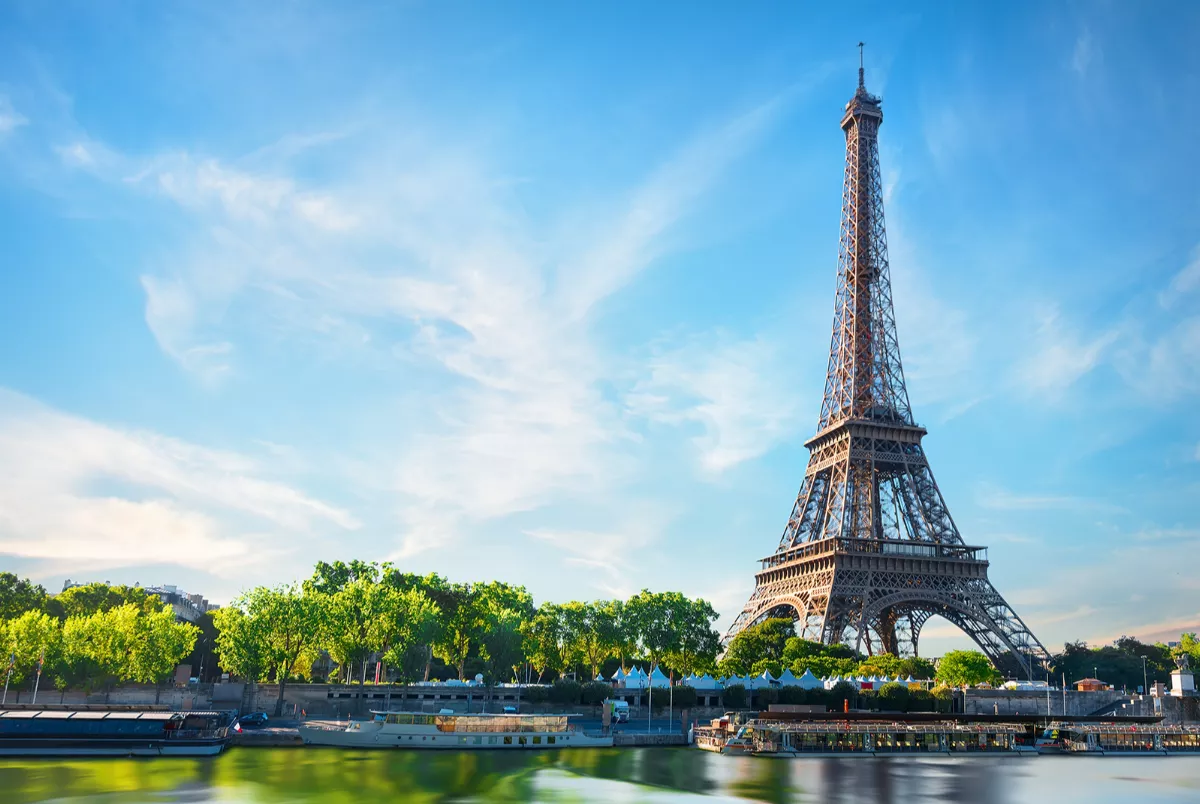 Die Seine und der Eifelturm in Paris